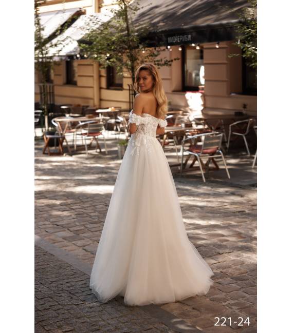 Wedding Dress 22124