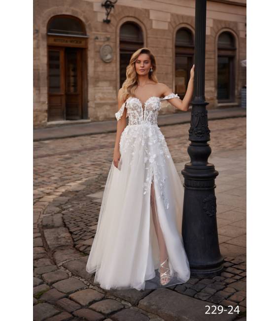 Wedding Dress 22924